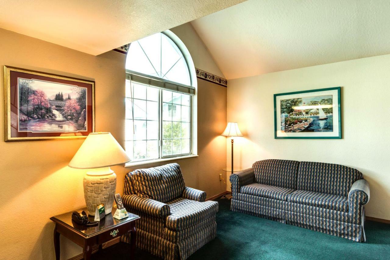 Turning Leaf Townhome Suites Fairwood Exteriör bild