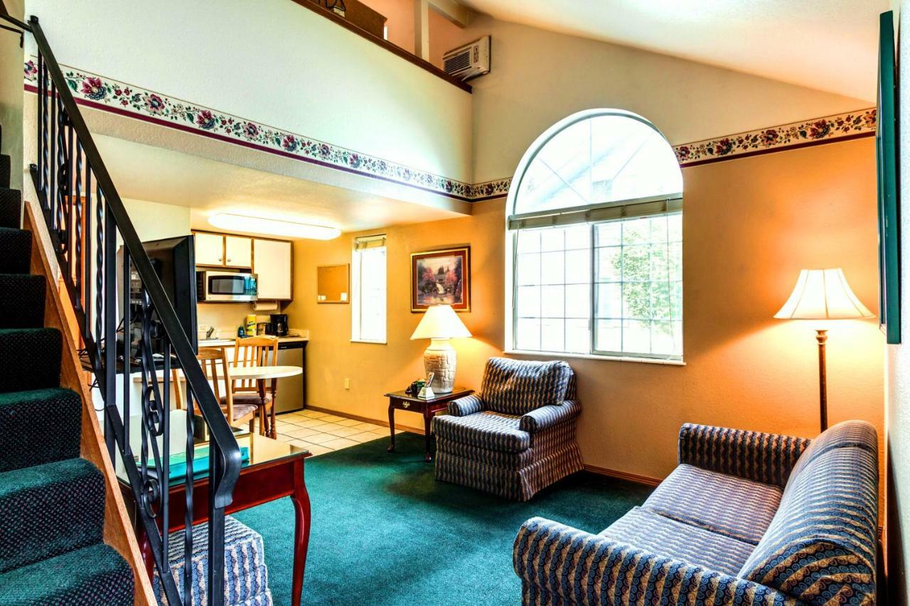 Turning Leaf Townhome Suites Fairwood Exteriör bild
